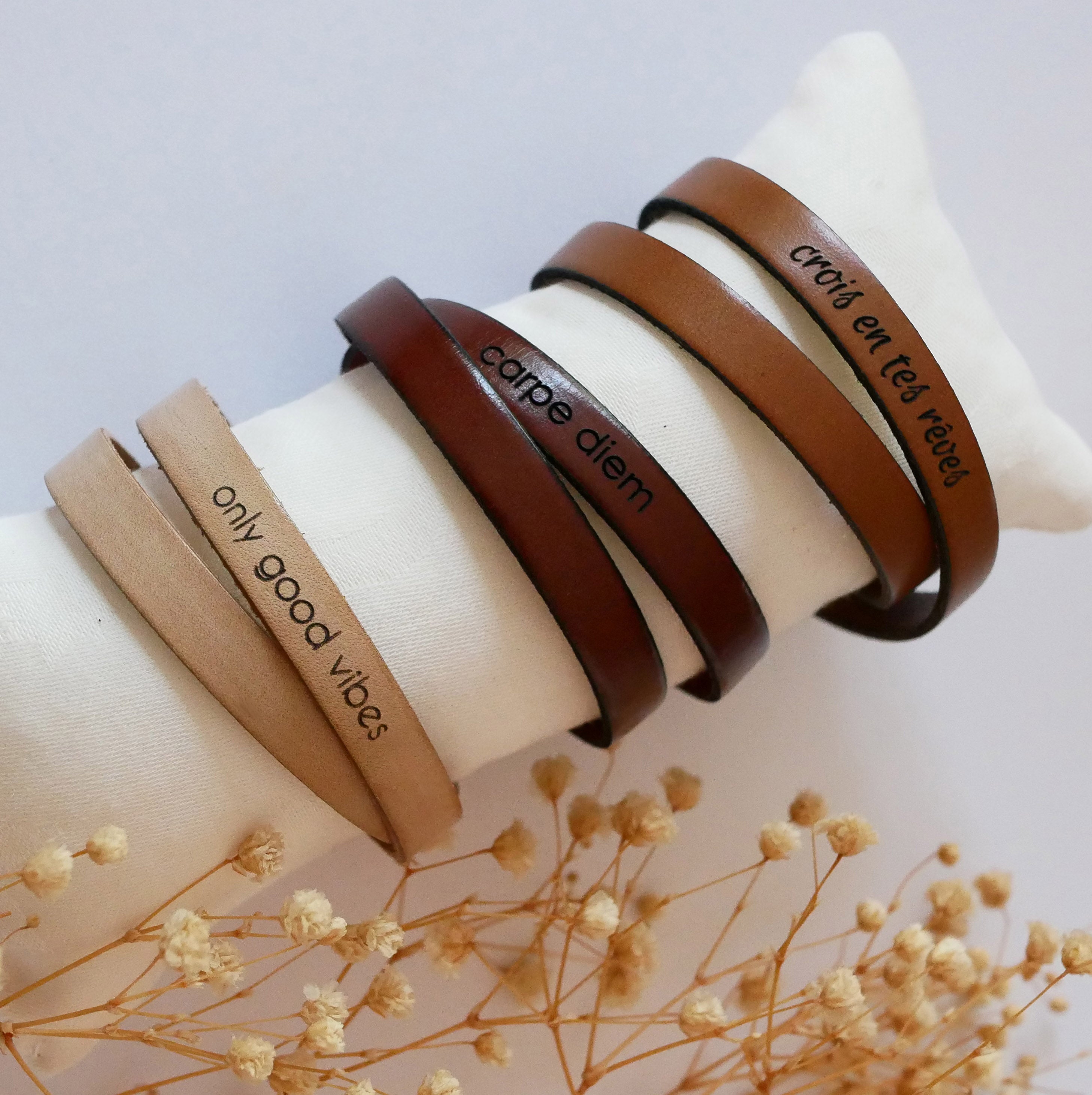 bracelets en cuir pour homme gravés