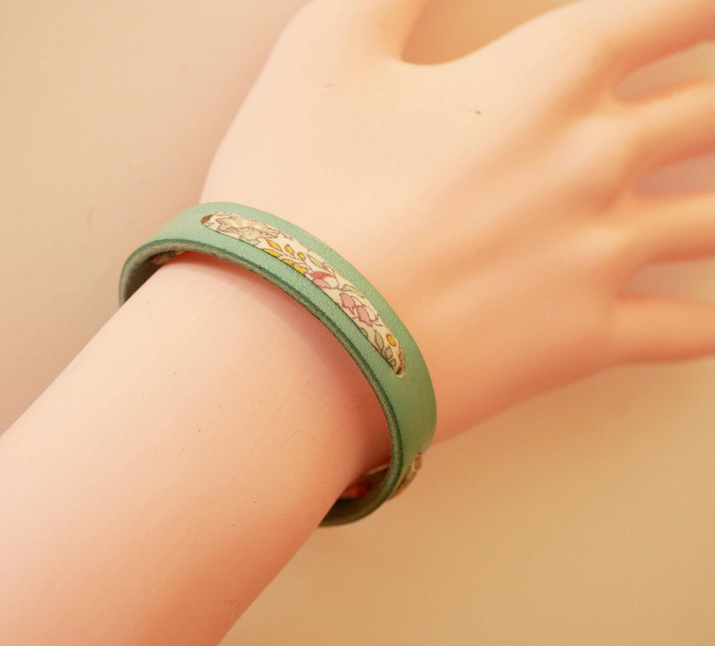 Bracelet ruban Liberty sur cuir au choix