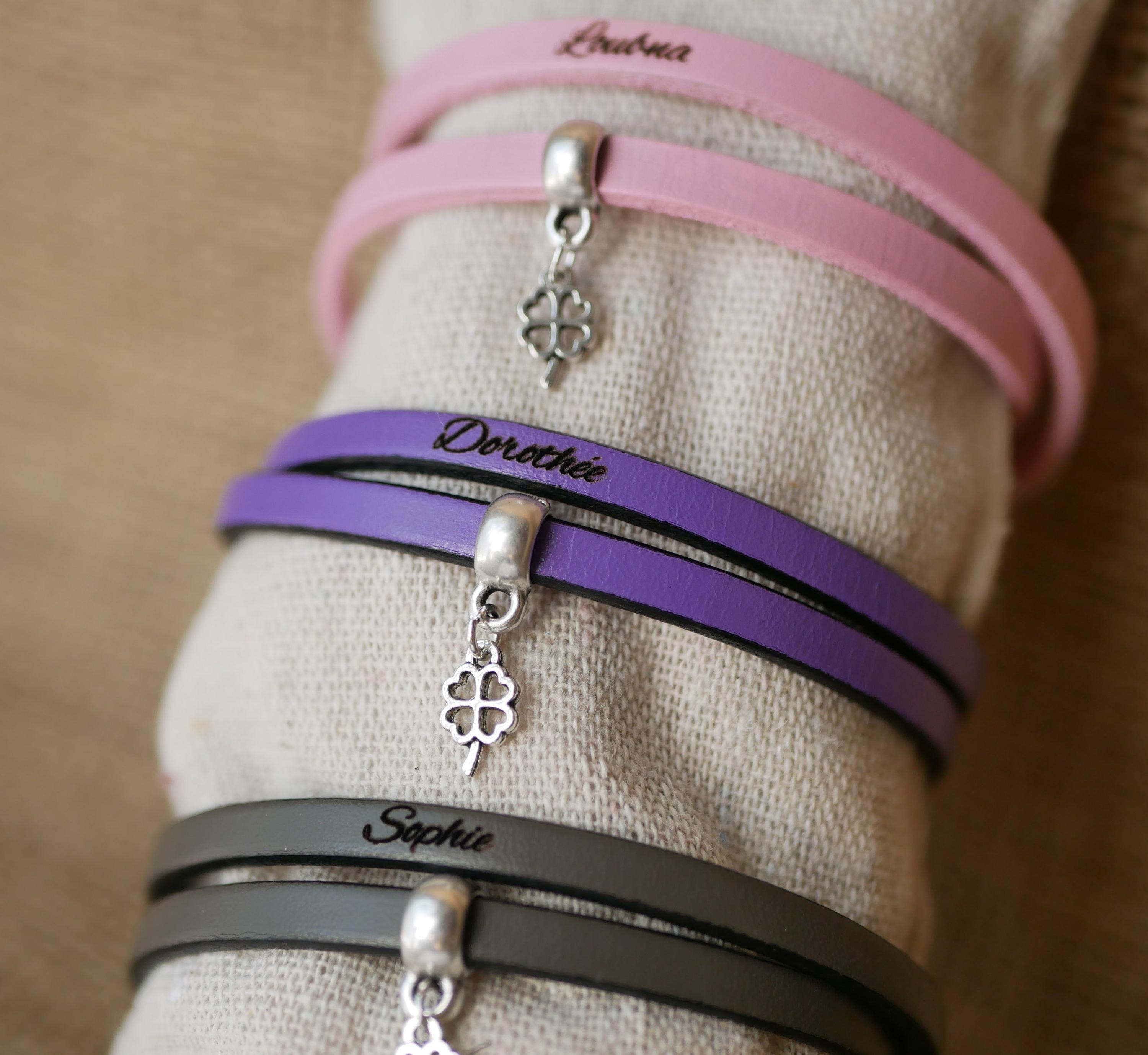 Bracelet double tour en cuir fin au pendentif argenté au choix