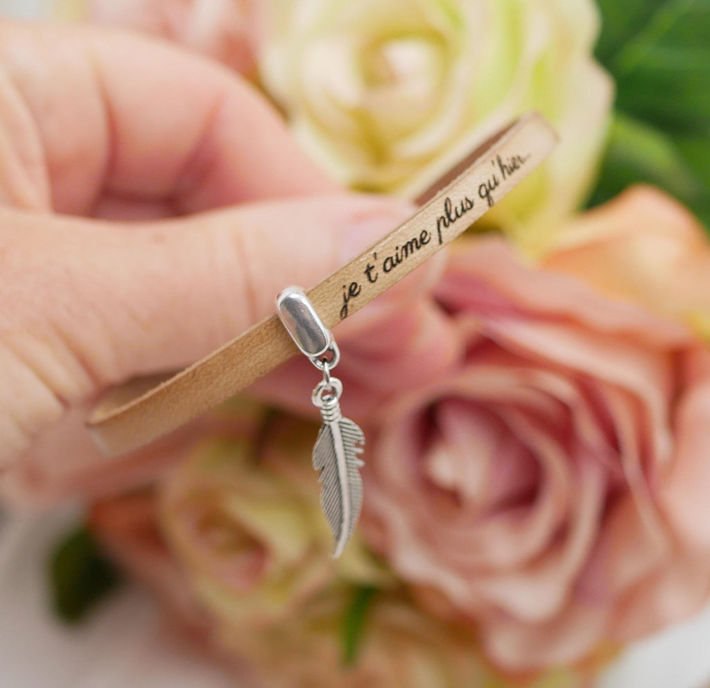 Bracelet cuir à breloque au choix personnalisable par gravure