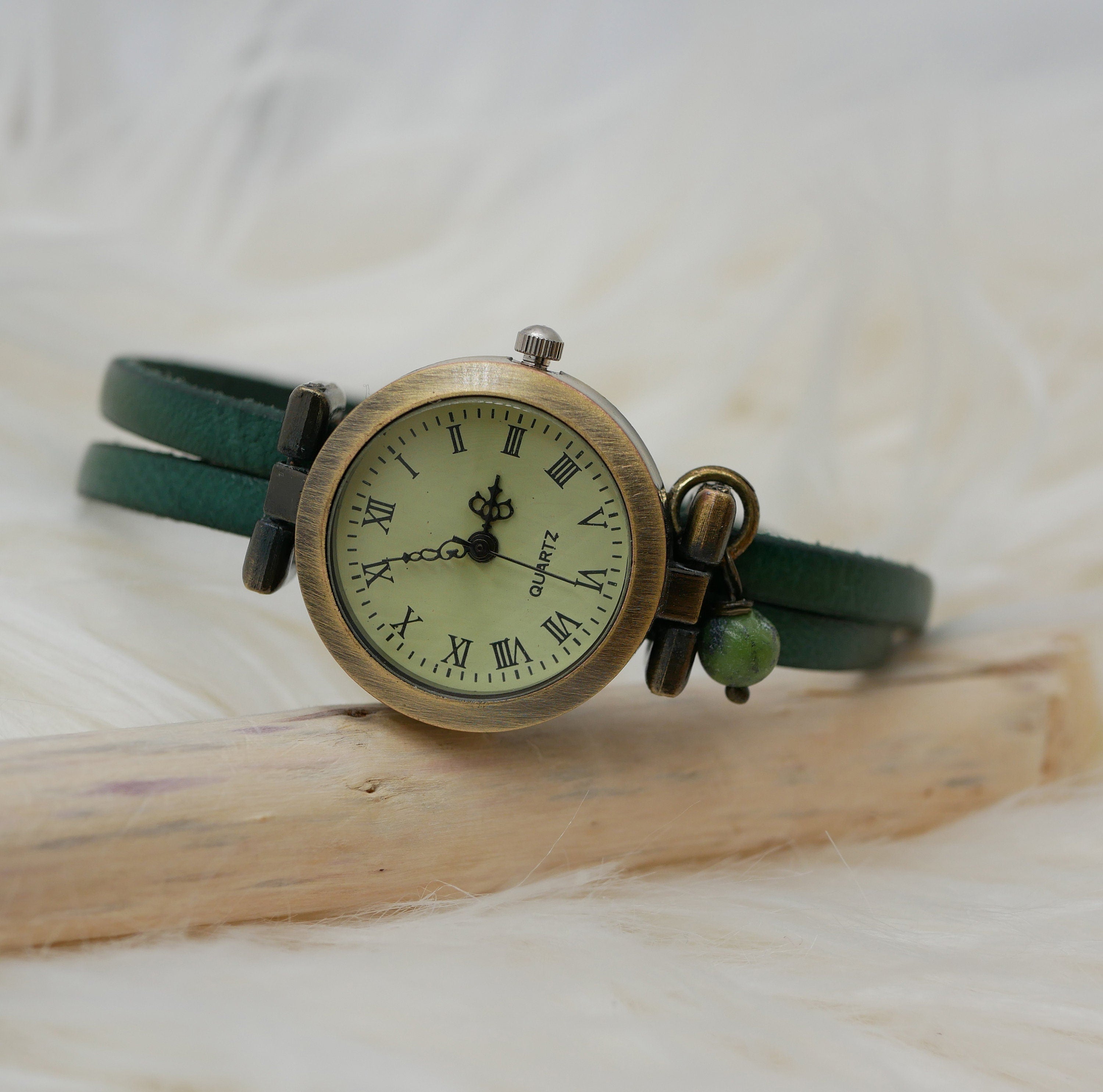 Montre femme vintage au bracelet cuir double