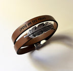 Bracelet cuir double tour au passant plume