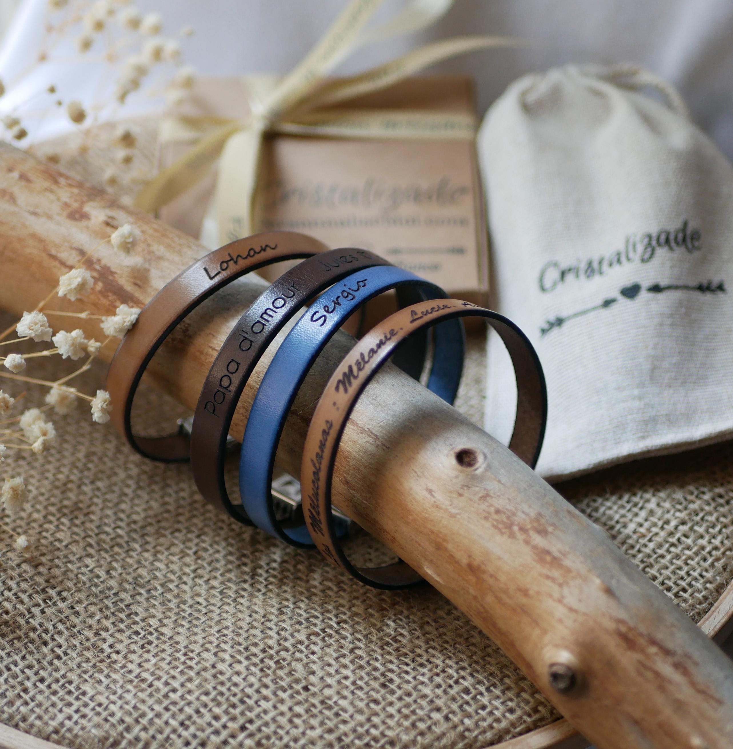 Bracelet personnalisable en cuir au fermoir  magnétique noir élégant