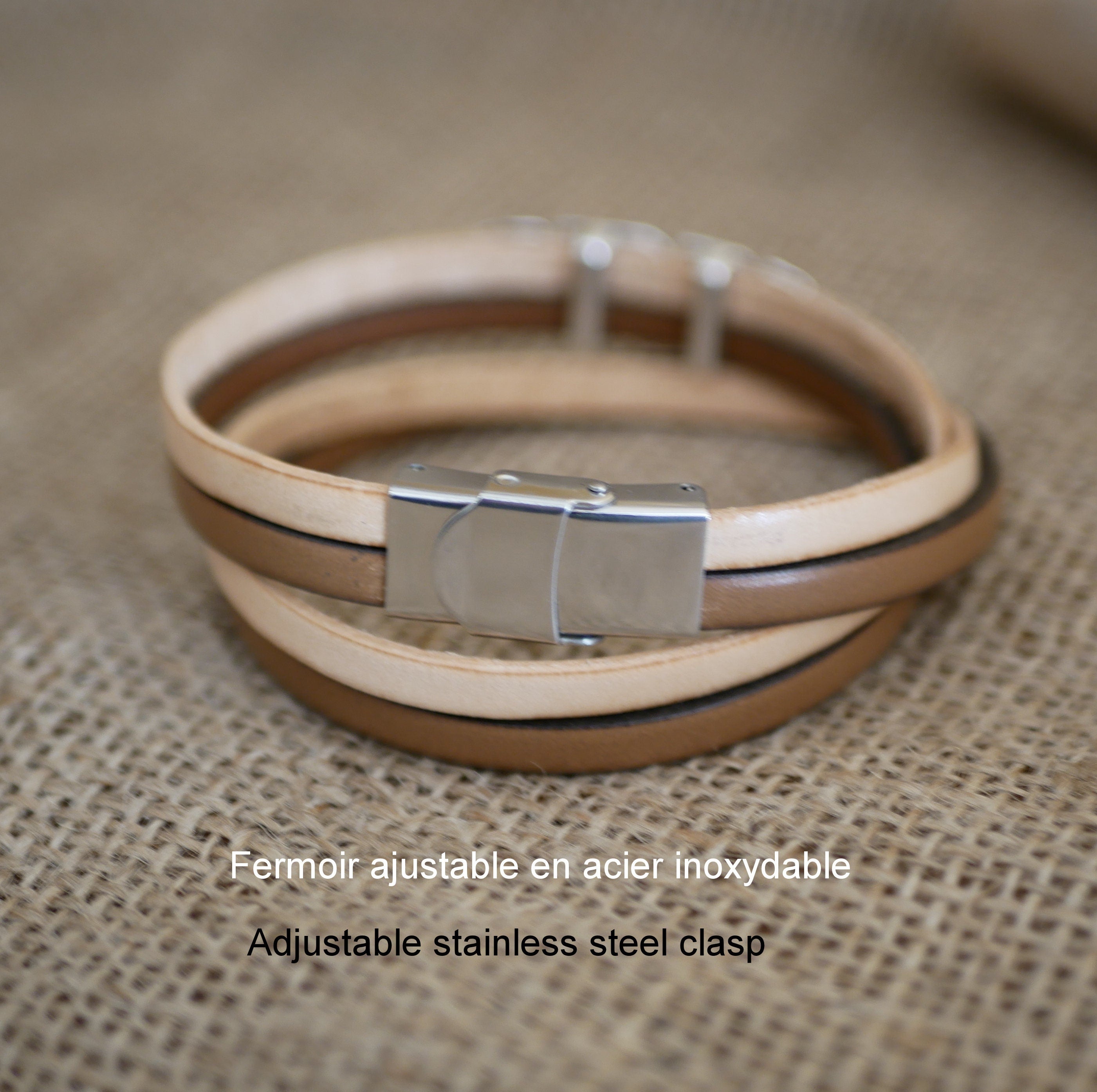 Bracelet style bohème plume sur double tour de cuir