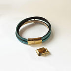 Bracelet manchette femme aux 4 cuirs turquoises et dorés décor feuille ginkgo