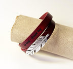 Bracelet cuir double tour au passant plume