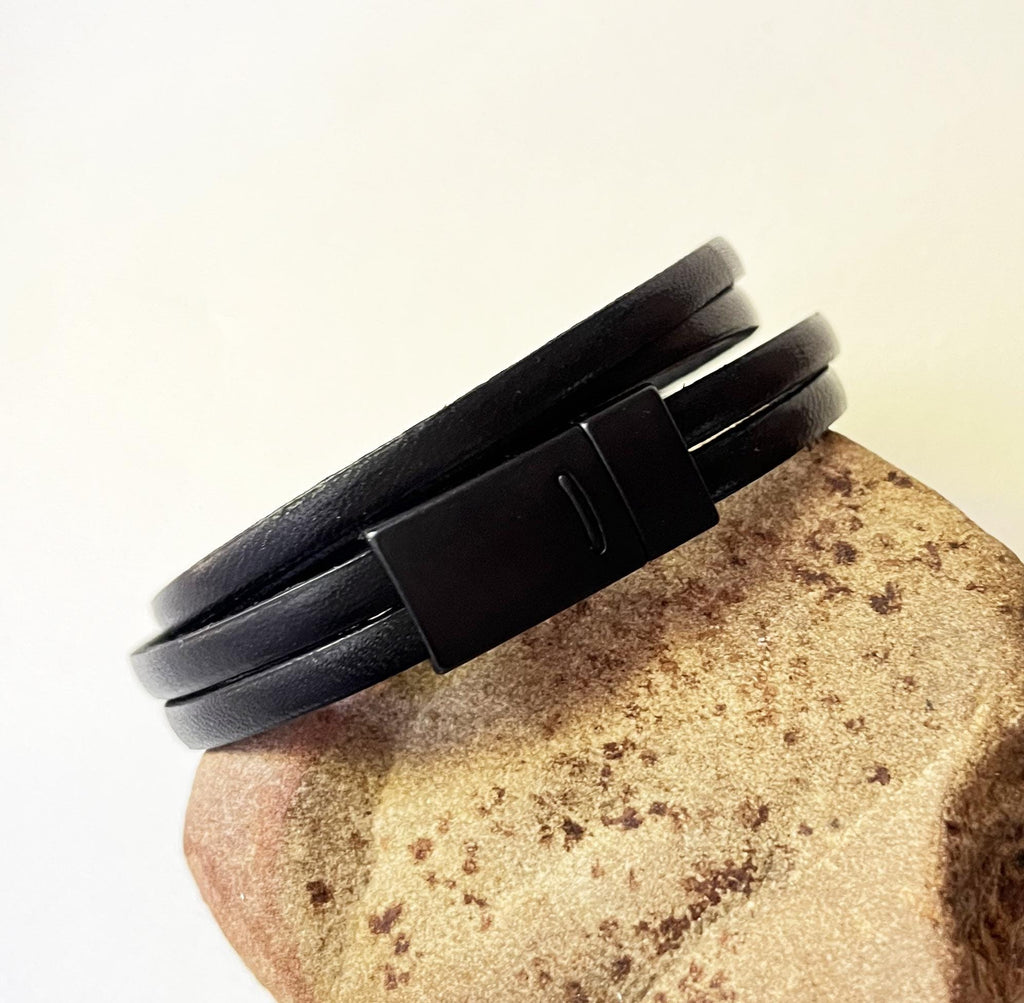 Bracelet multi-cuirs noir multi au fermoir magnétique noir