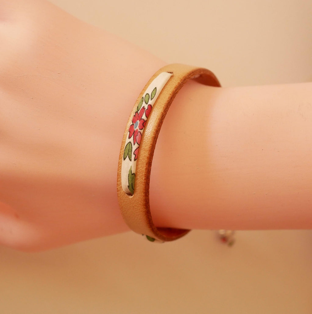 Bracelet ruban Liberty sur cuir au choix