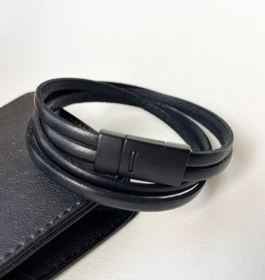 Bracelet multi-cuirs noir multi au fermoir magnétique noir
