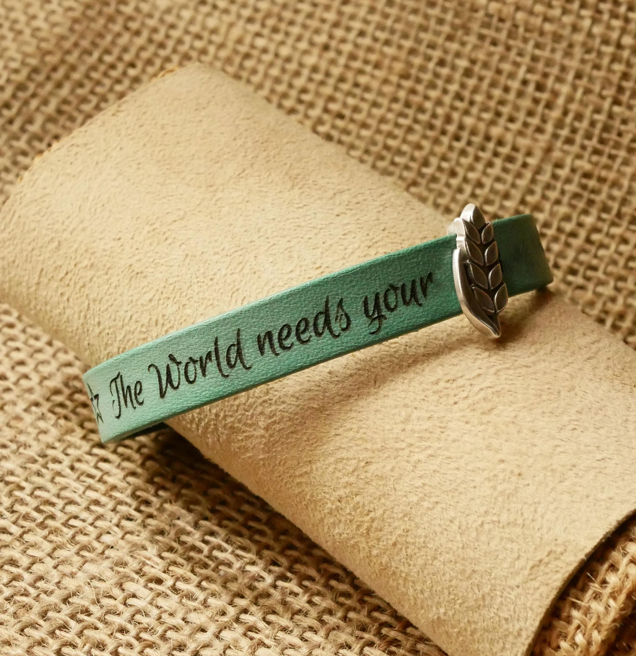 Bracelet cuir décoré d'un poussoir argenté épi de blé