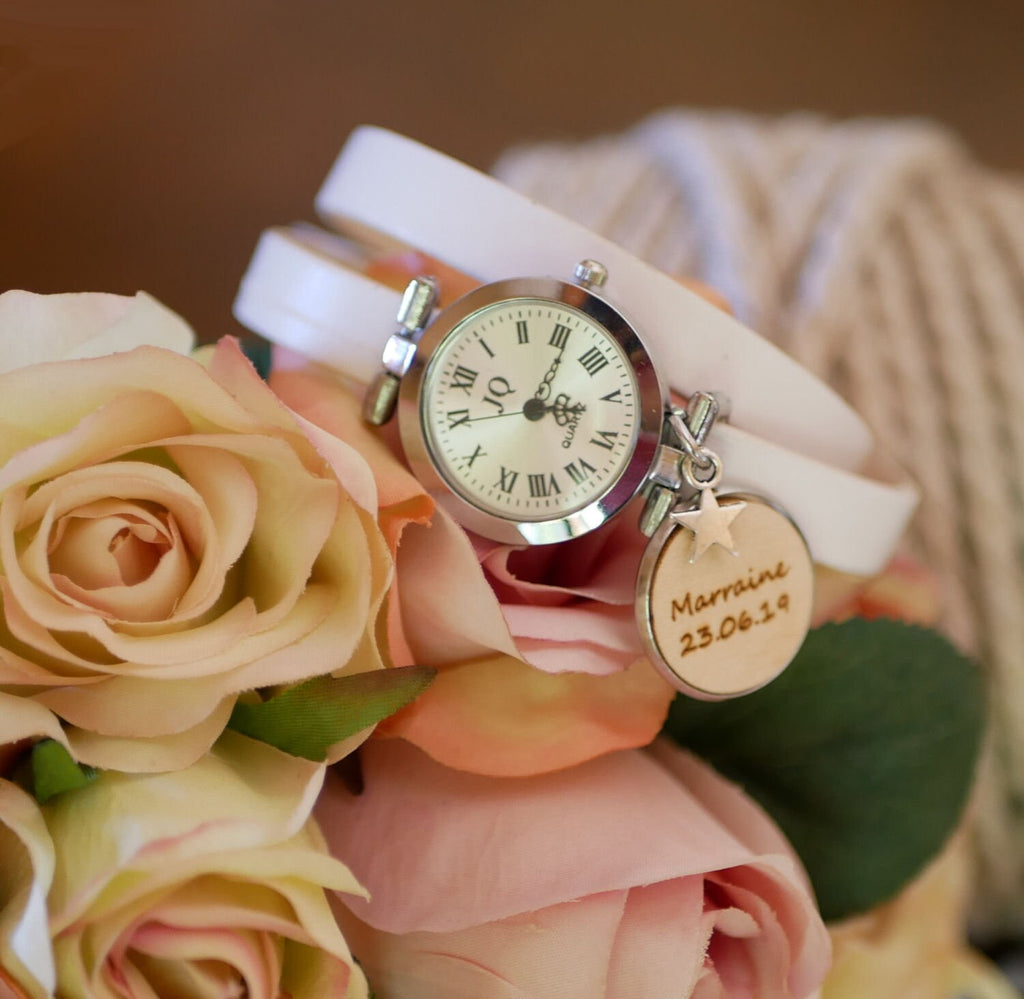 Montre femme cuir avec cabochon bois gravé personnalisé