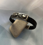 Bracelet cuir noir tressé à plaque métallique 2 coeurs gravés