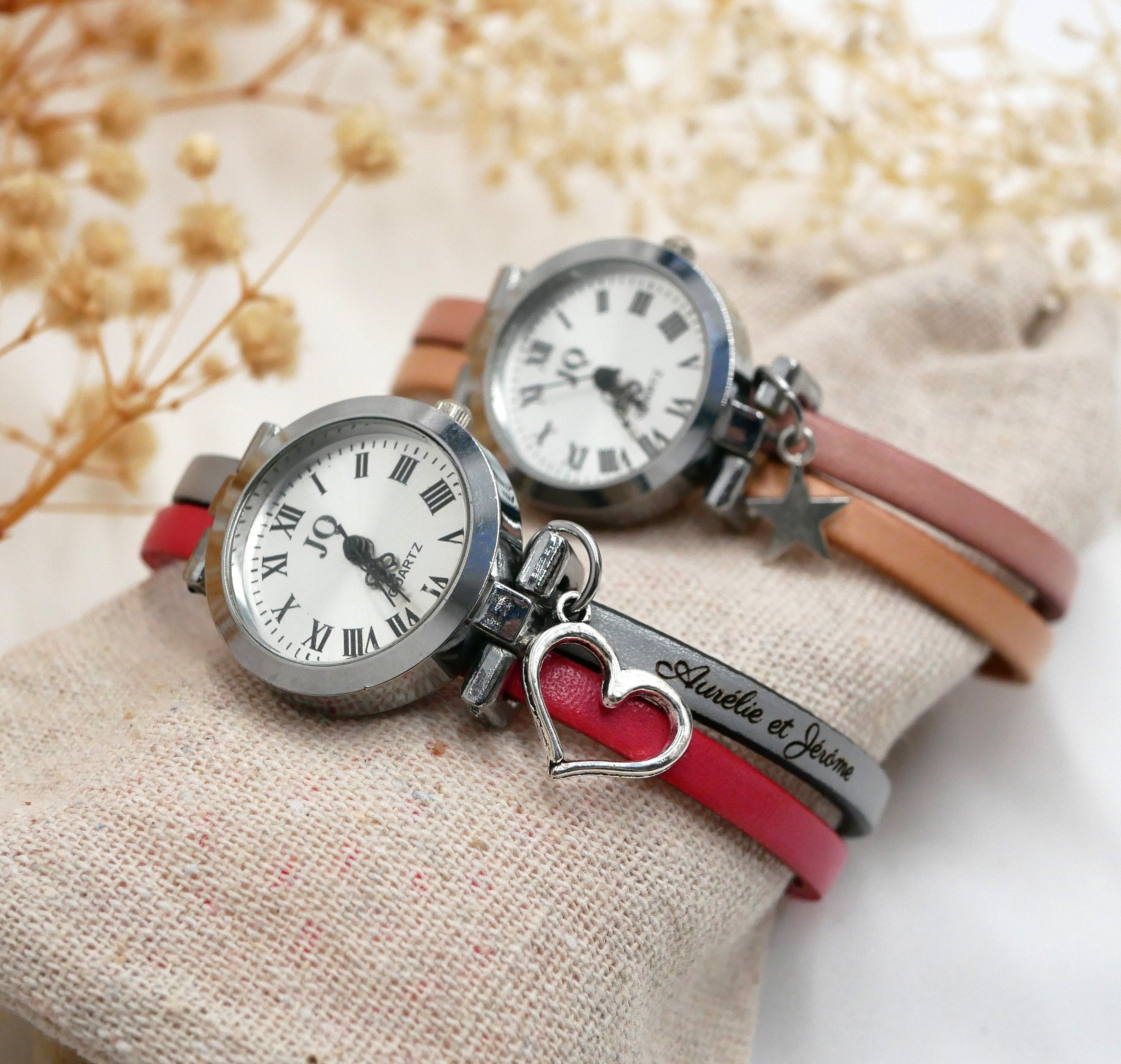 Montre personnalisable par couleur des cuirs, du pendentif et gravure