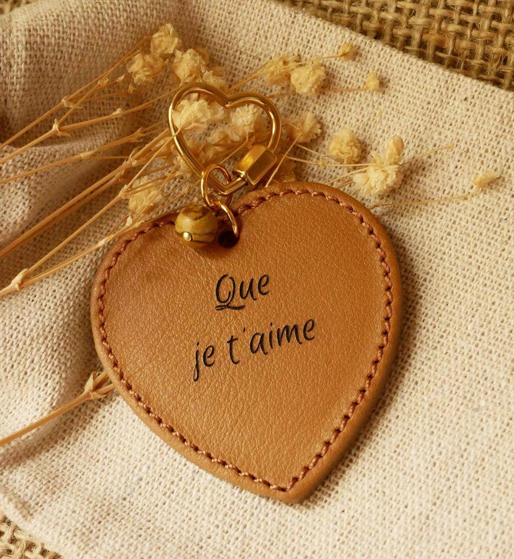 Porte clé femme au gros coeur en cuir personnalisable cadeau Saint Valentin