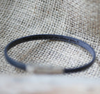 Deux bracelets cuir pour couple personnalisés par  gravure