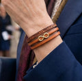 Bracelet personnalisé à breloque dorée en cuir multi-tour pour femme