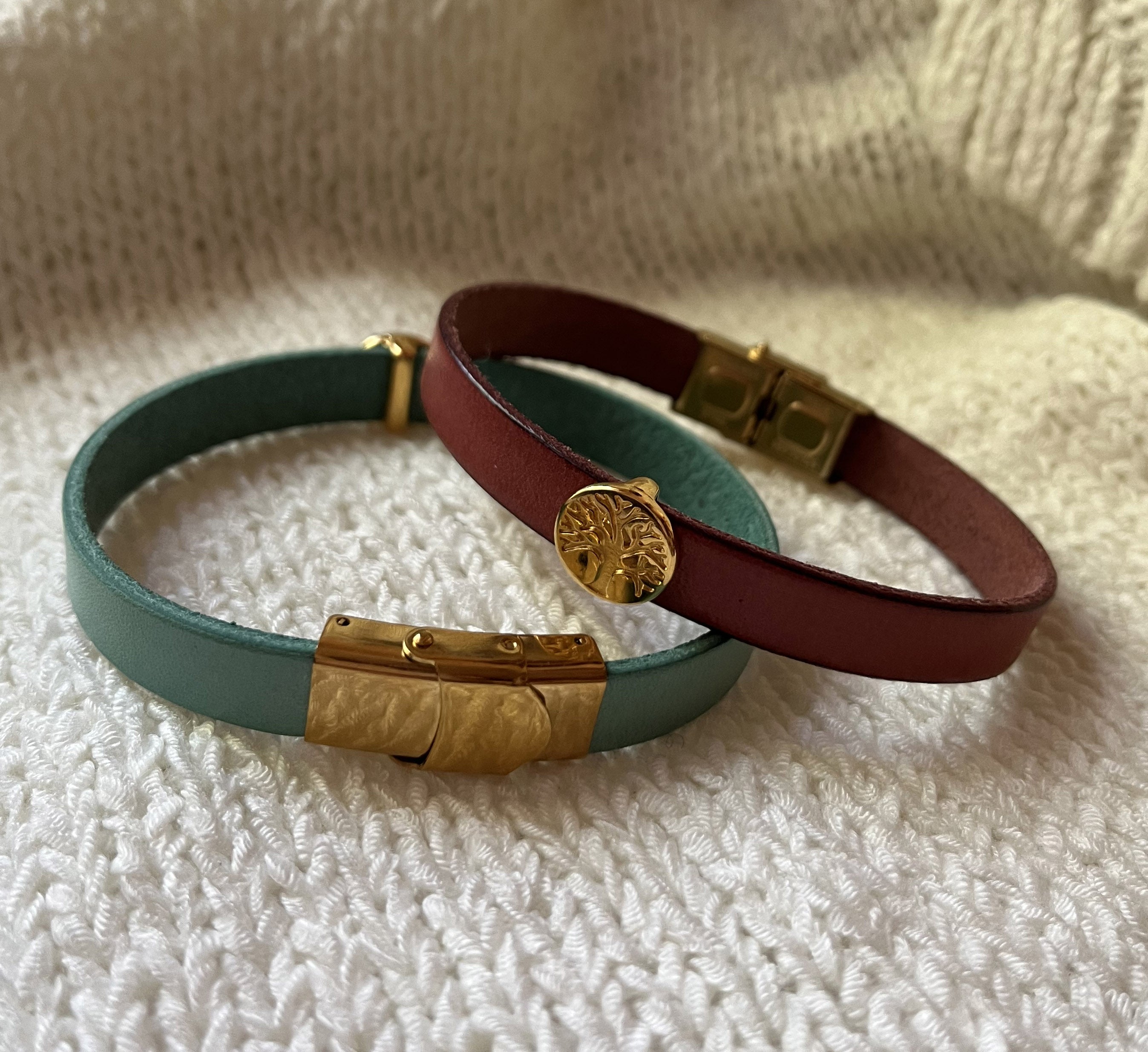 Bracelet cuir charme doré à personnaliser