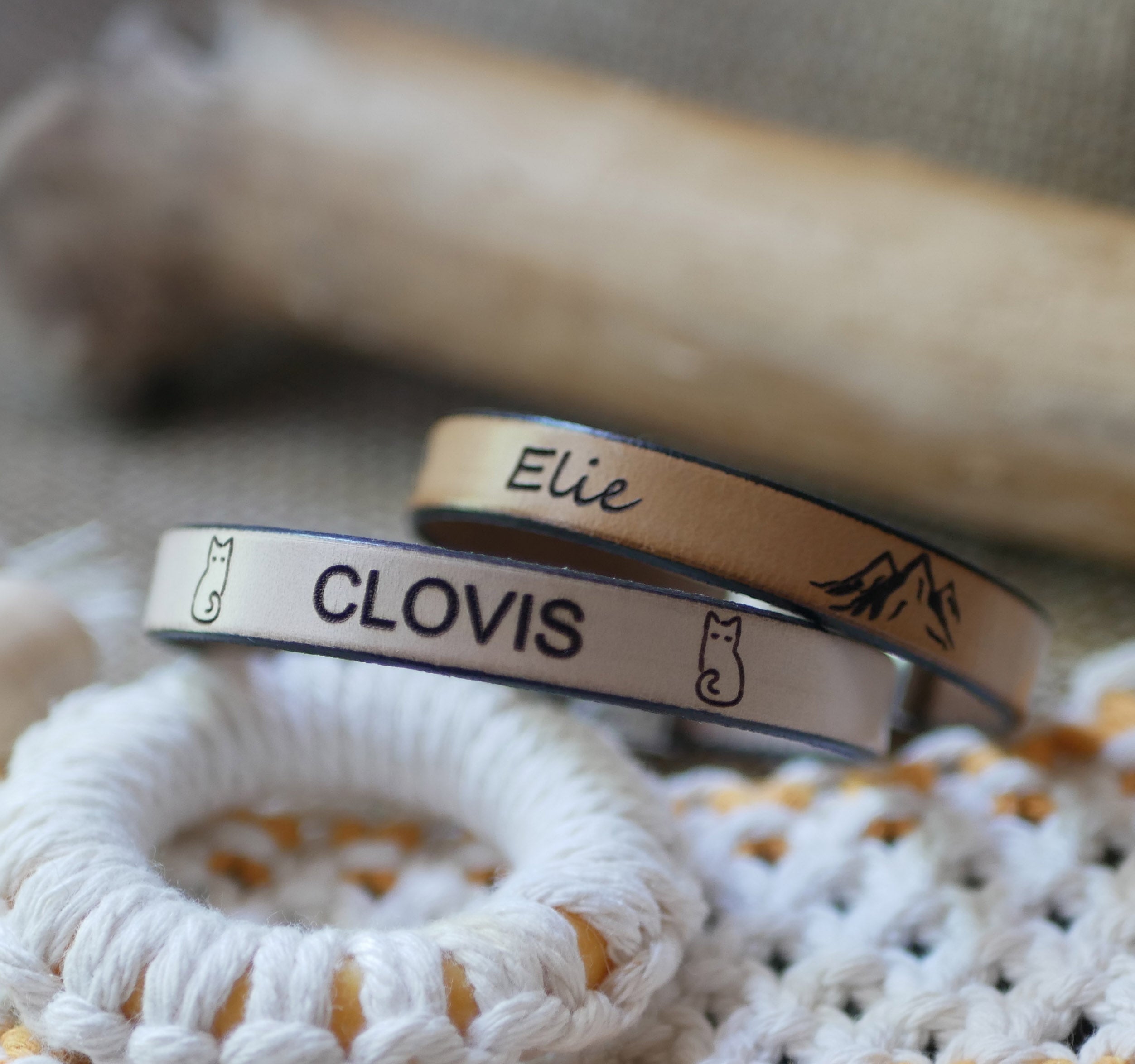 bracelet gravé personnalisable pour enfant en cuir
