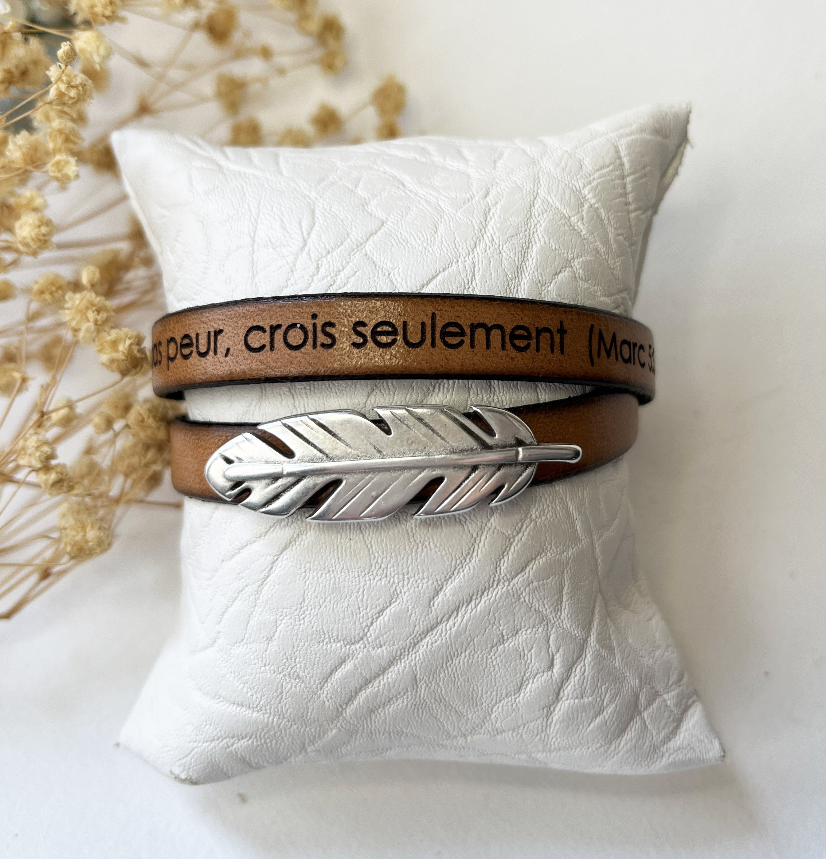 Bracelet cuir double tour à graver au passant plume