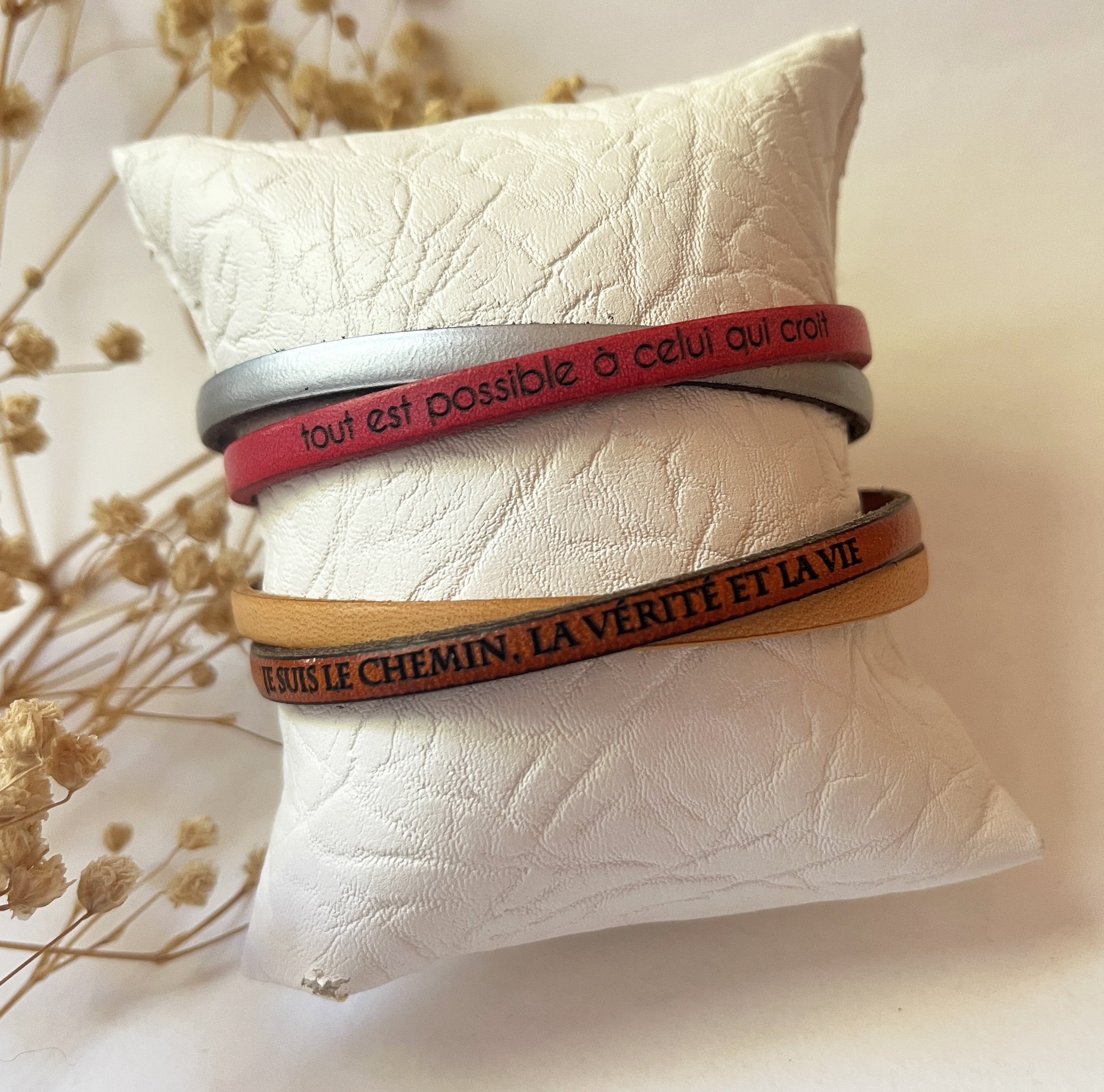 bracelet chrétien mixte cuirs gravés