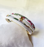 Bracelet double tour cuir et Liberty blancs fleurs colorées