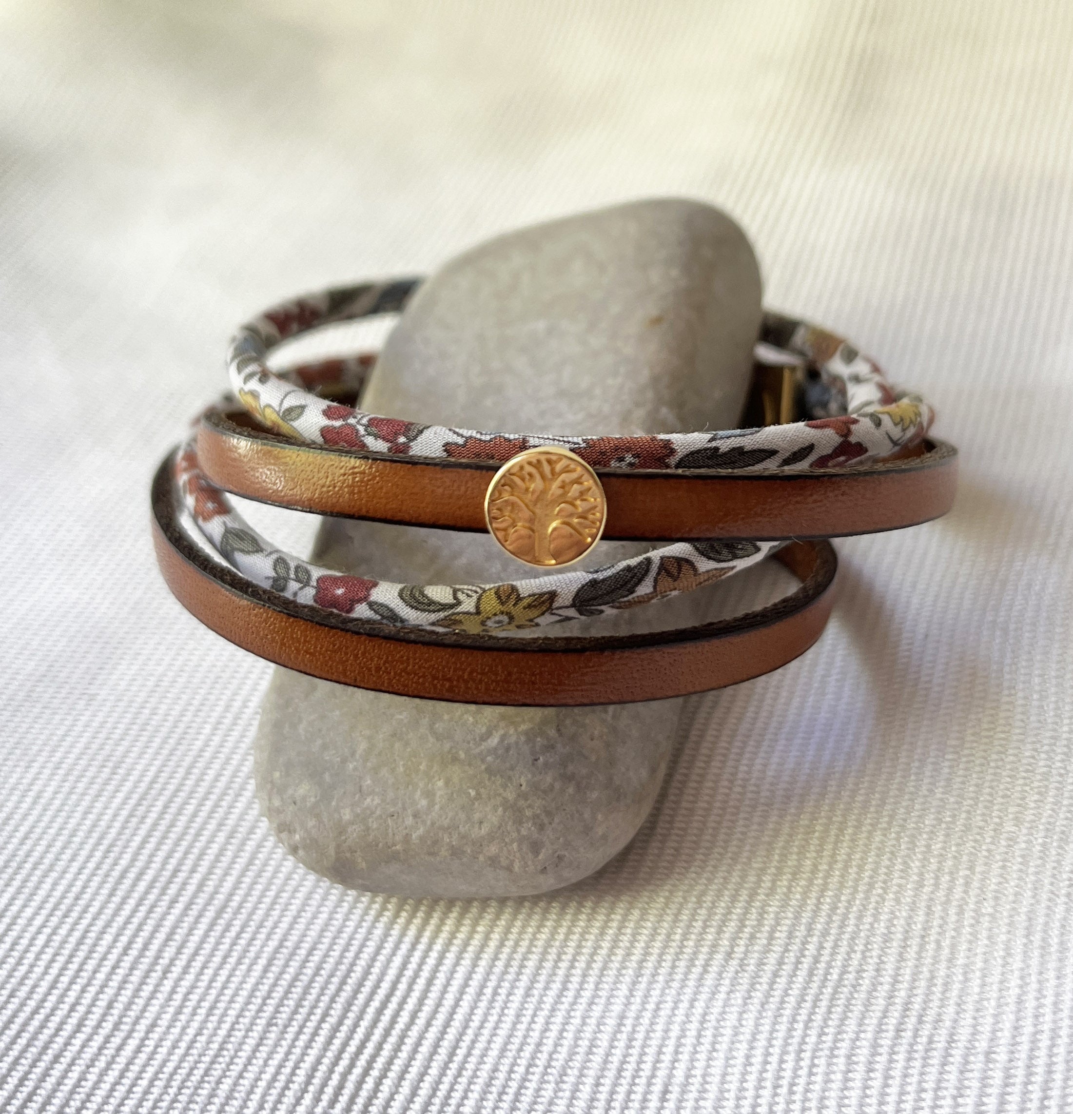 Bracelet double tour cuir et Liberty fleuri marron