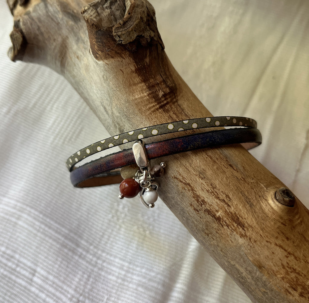 Bracelet femme duo en cuir pendentif en perles simple ou double tour