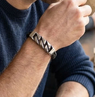 bracelet homme élégant cuir et gourmette acier au fermoir ajustable