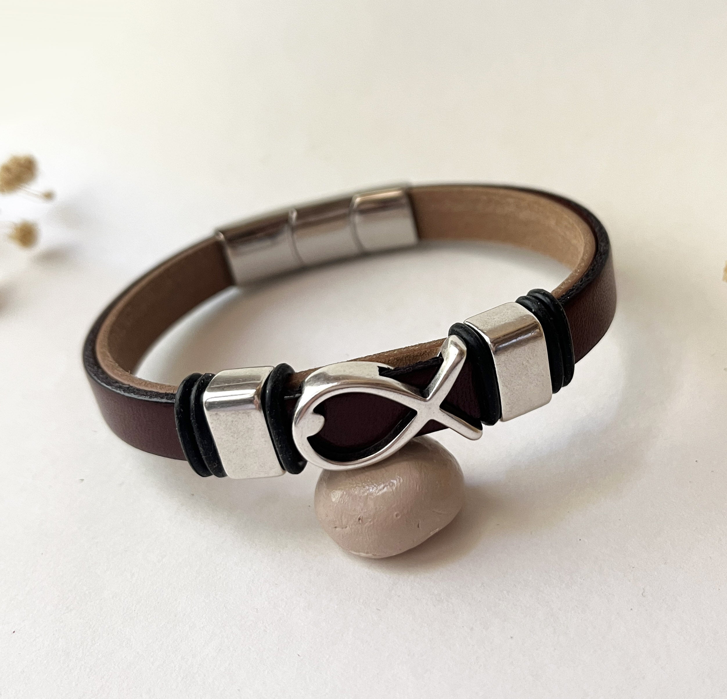 Bracelet cuir et métal ichtus poisson à personnaliser