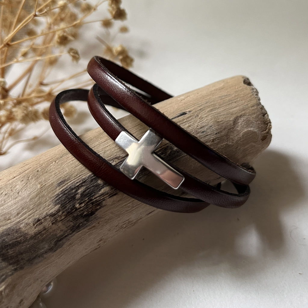 bracelet homme croix chrétien cuir marron foncé multi-tours de cuir