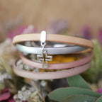 Bracelet cuir à breloque au choix personnalisable par gravure