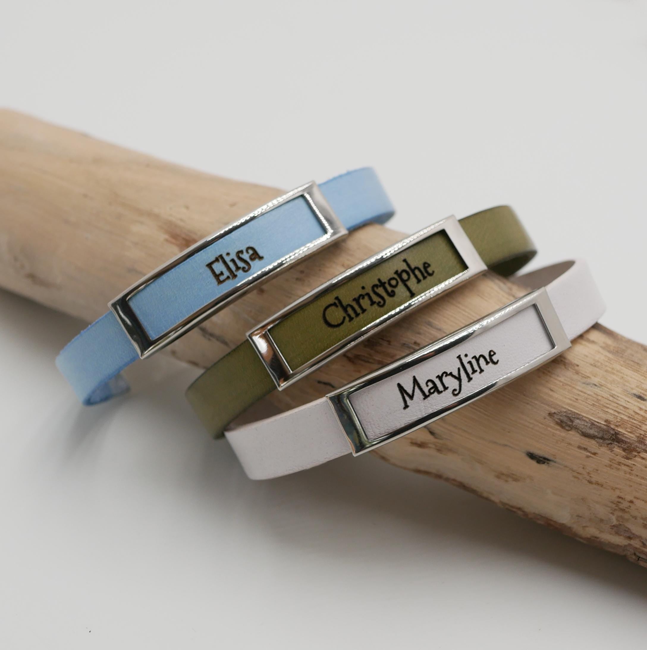 Bracelet cuir élégant gravure dans fenêtre d'acier