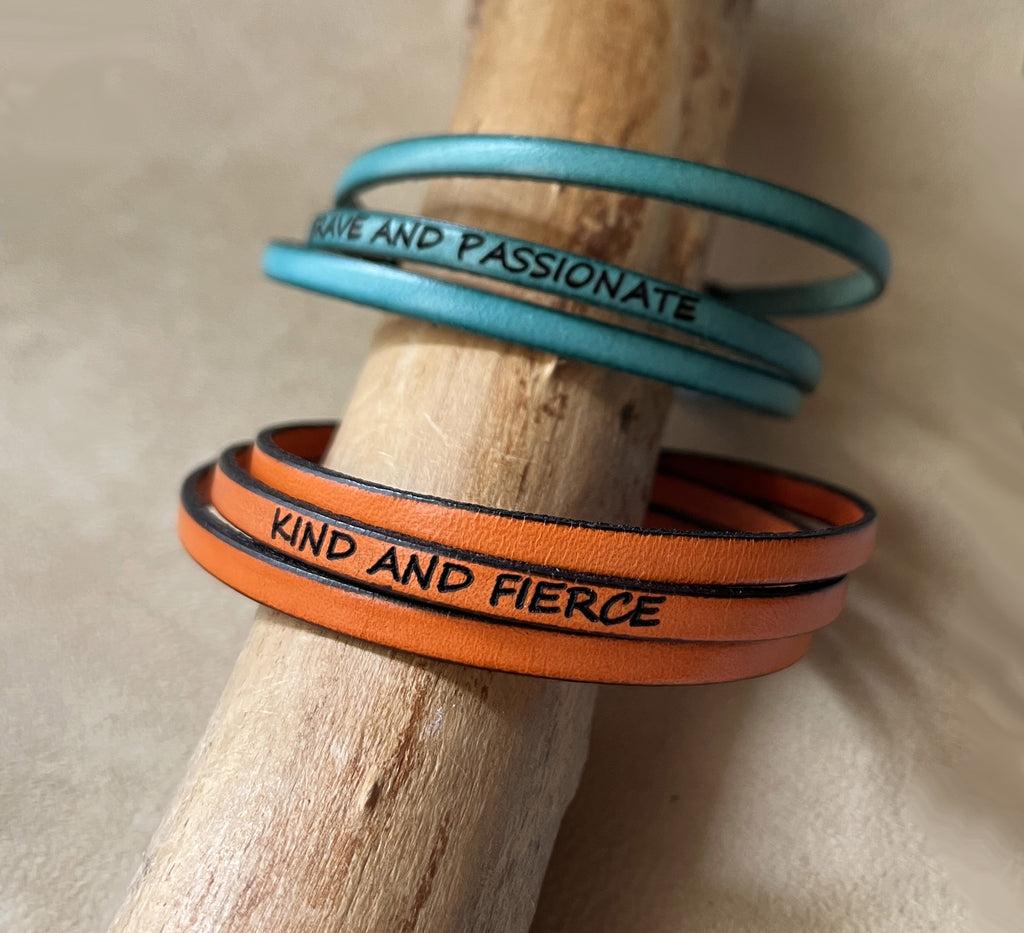 Bracelet mixte cuir triple tours à personnaliser et graver