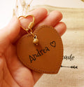 Porte clé femme au gros coeur en cuir personnalisable cadeau Saint Valentin