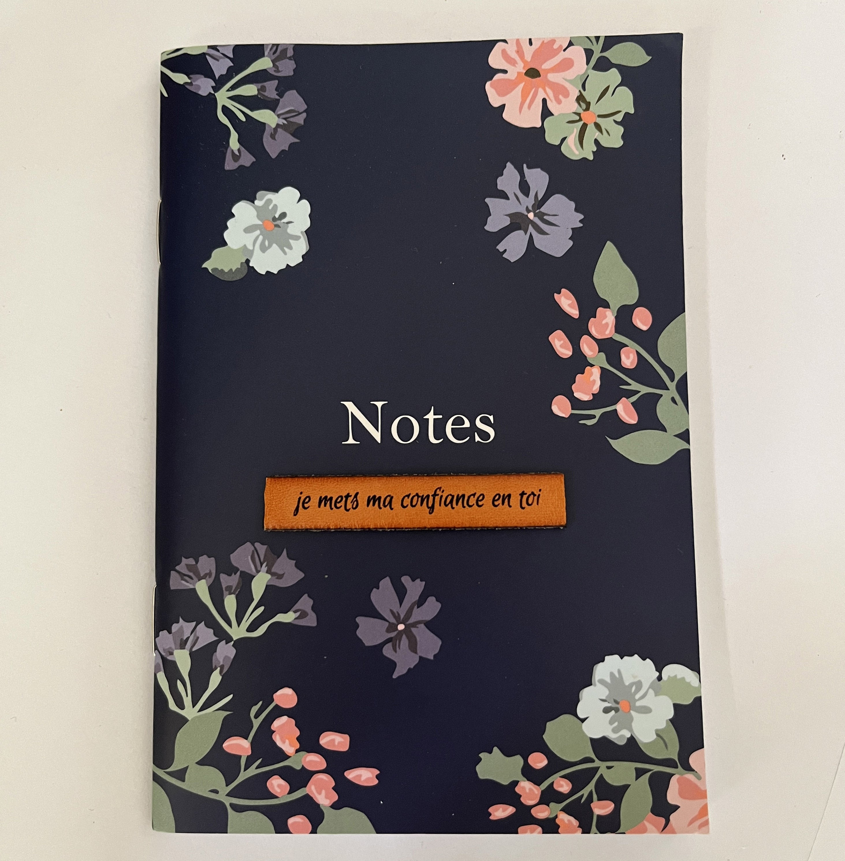 Étiquette personnalisée en cuir autocollant – gravure sur mesure de parole biblique
