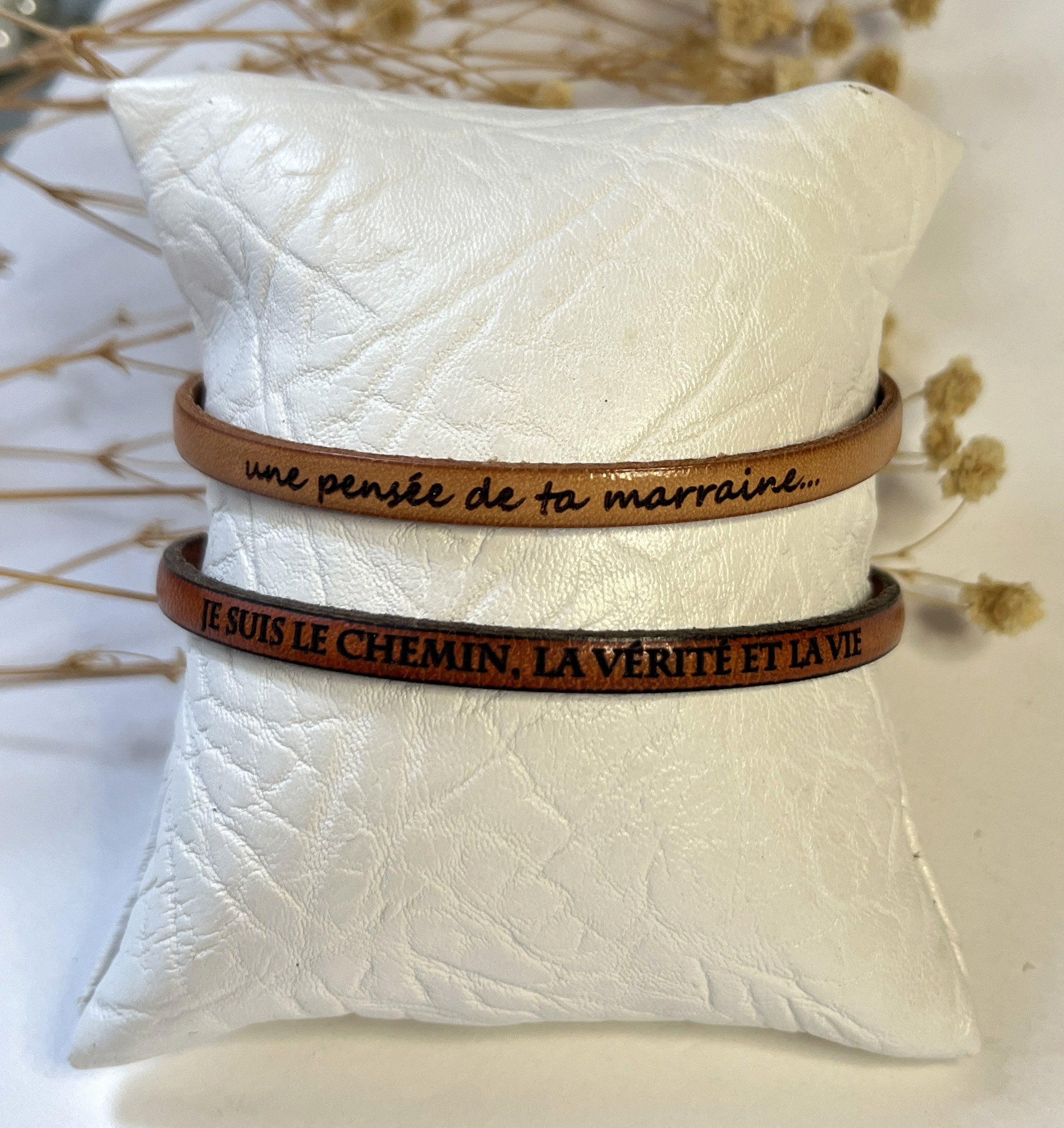 Bracelet chrétien en cuir fin personnalisable