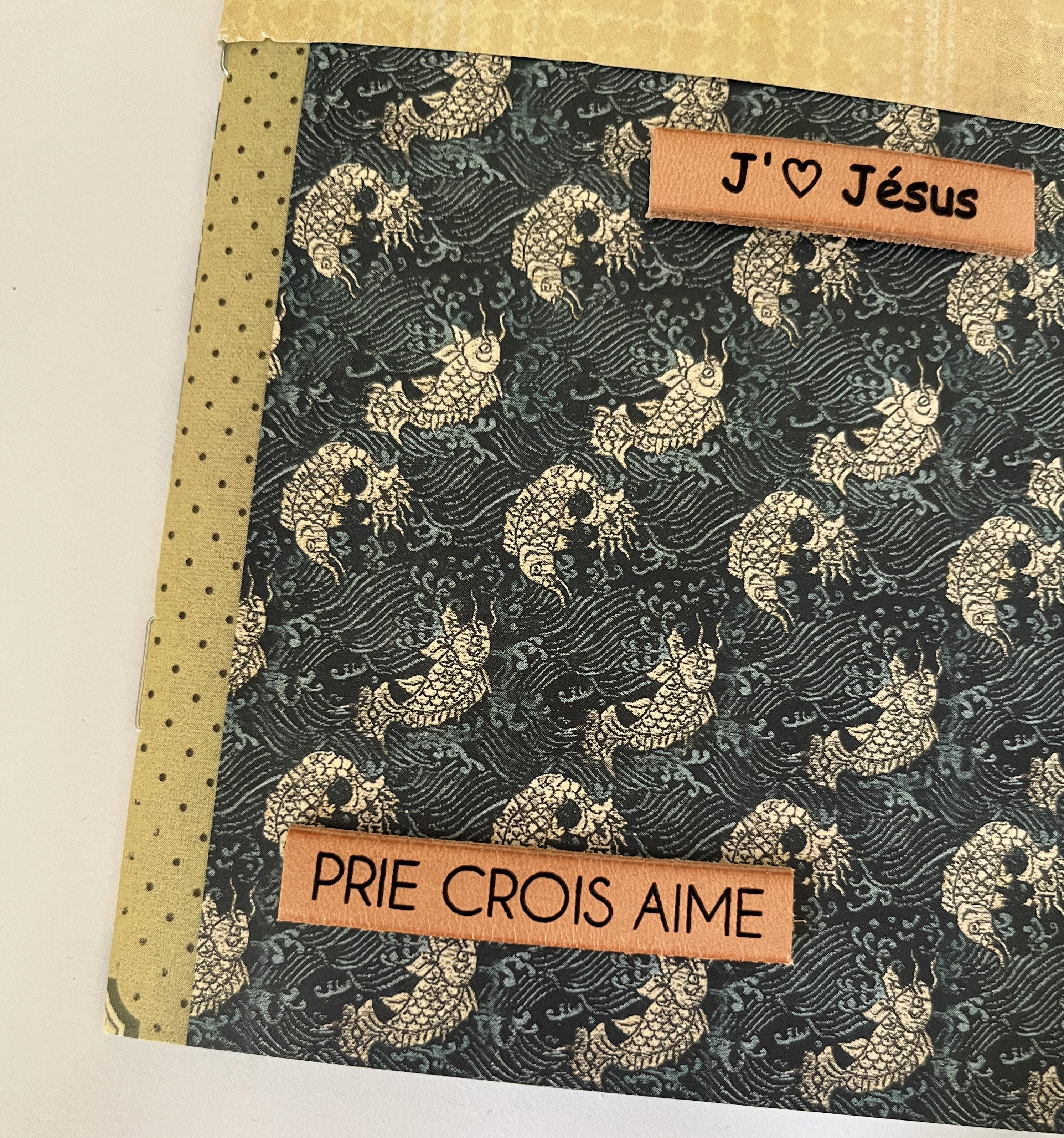Étiquette personnalisée en cuir autocollant – gravure sur mesure de parole biblique