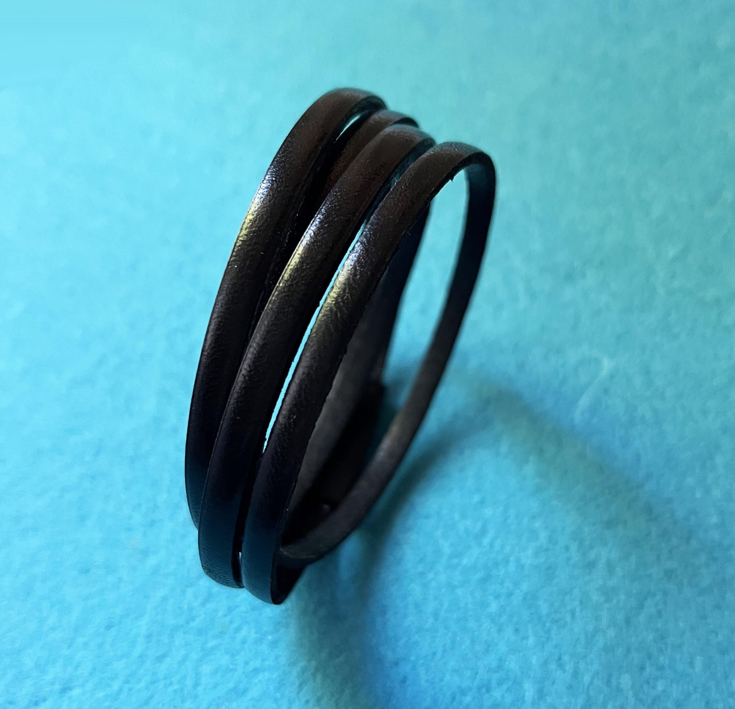 Bracelet multi-cuirs noir multi au fermoir magnétique noir