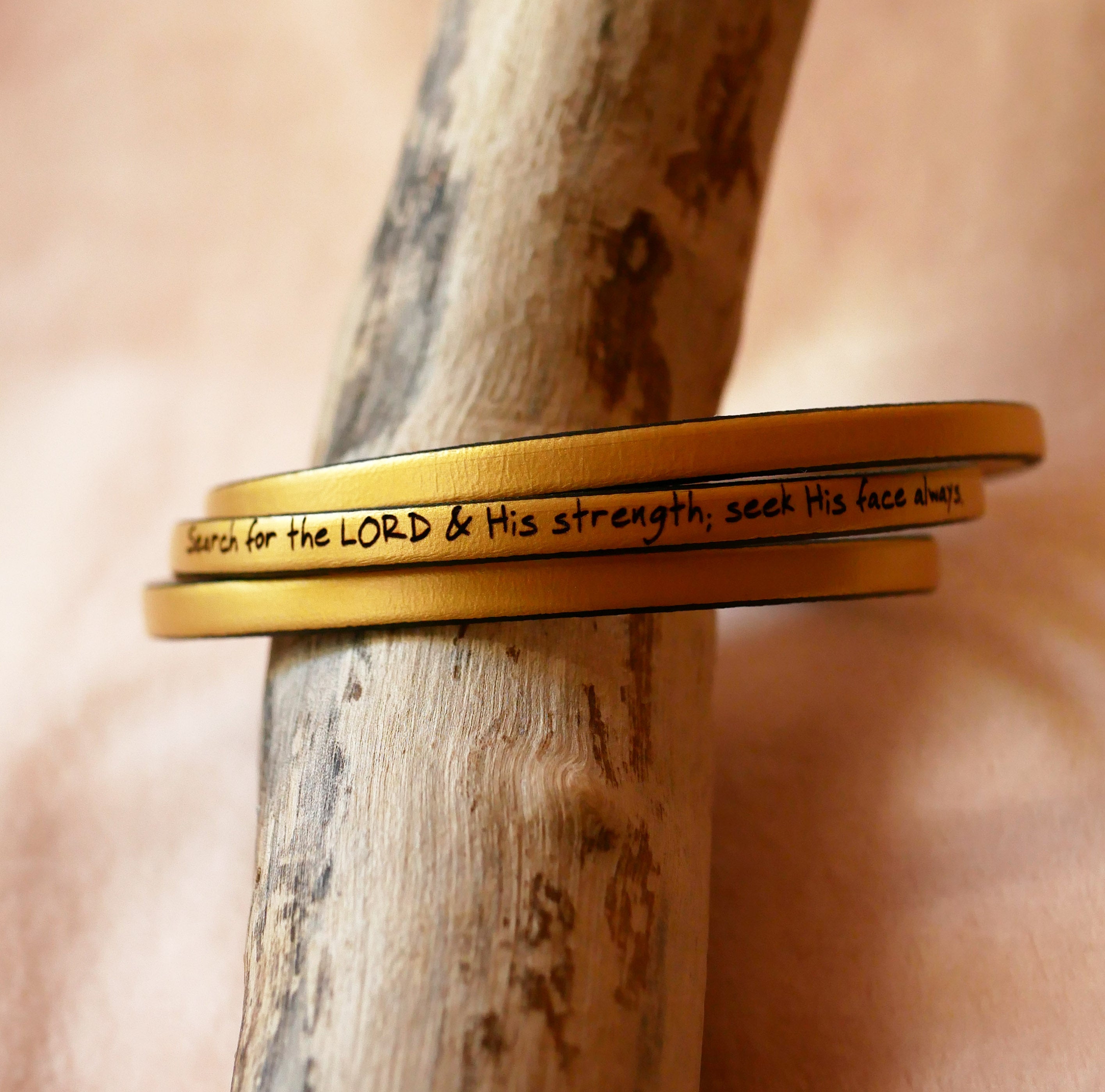 Bracelet mixte cuir triple tours à personnaliser et graver