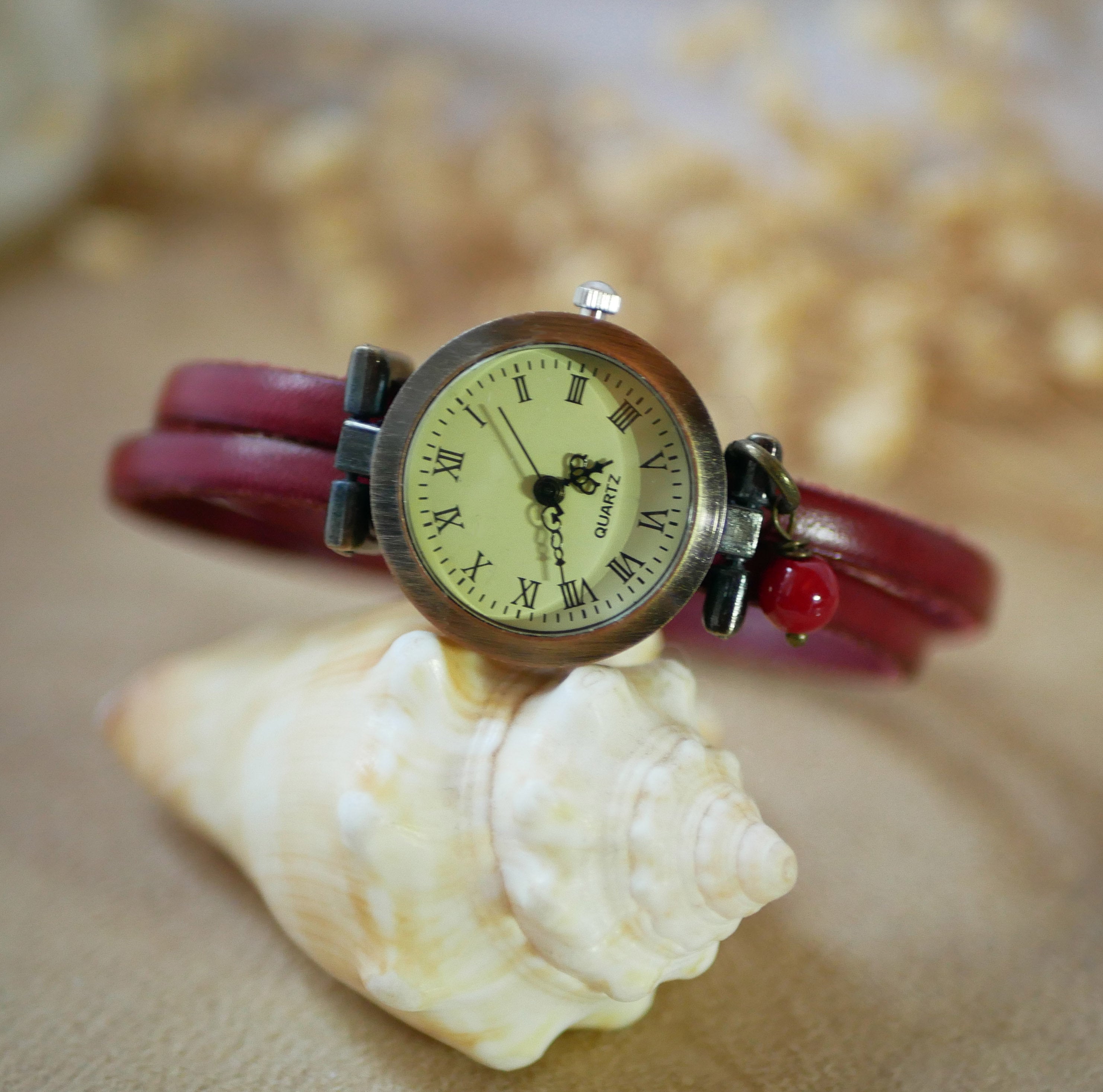 Montre femme vintage au bracelet cuir double