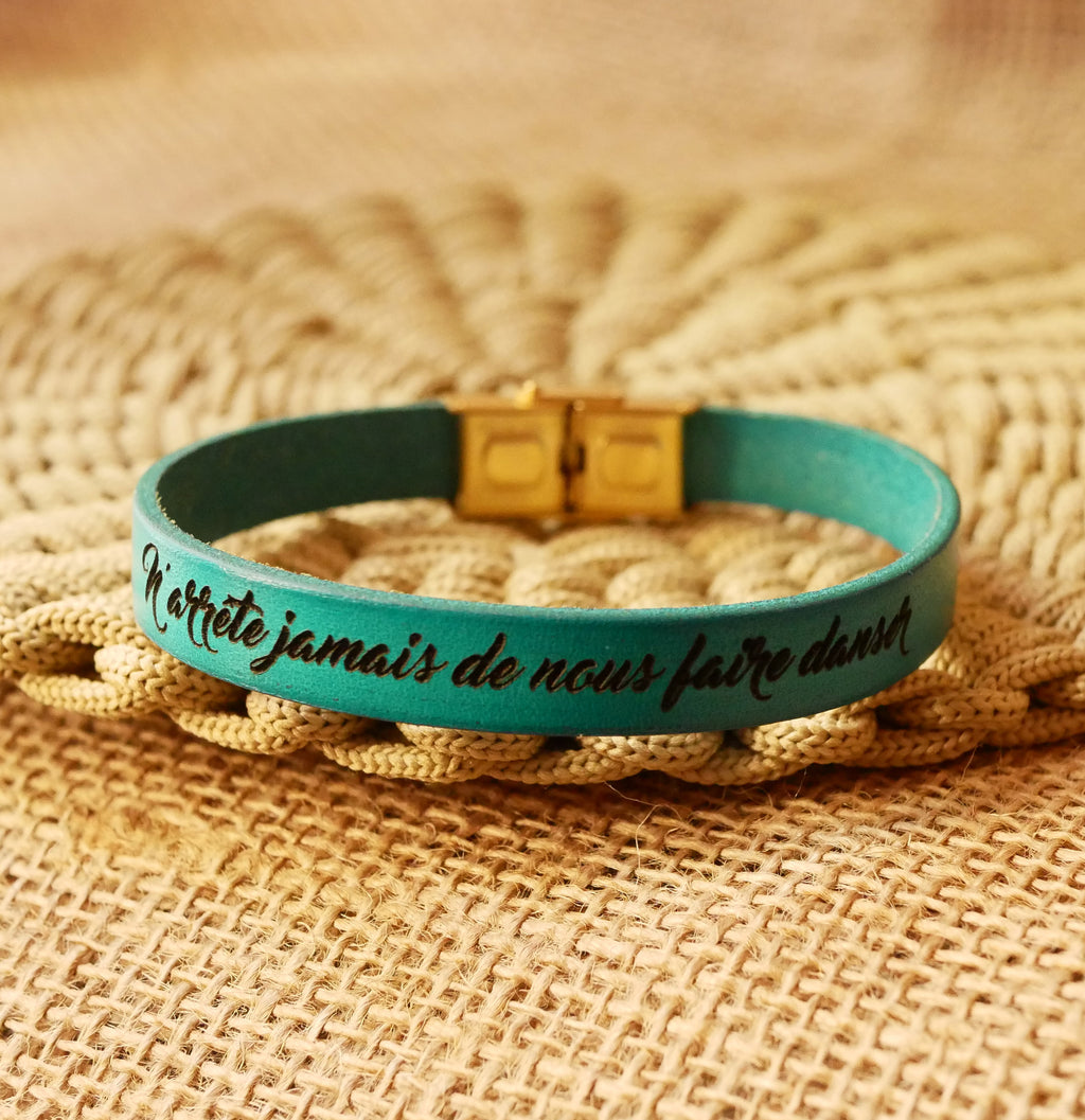 Bracelet femme fermoir doré  personnalisé par gravure en 27 couleurs