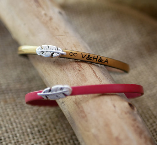 Bracelet avec breloque personnalisable cuir à graver de mots d'amour ou parole biblique