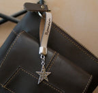 Porte clé cuir personnalisé par gravure avec charme pendentif au choix