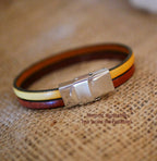 Lot de 10 bracelets en cuirs croisés colorés