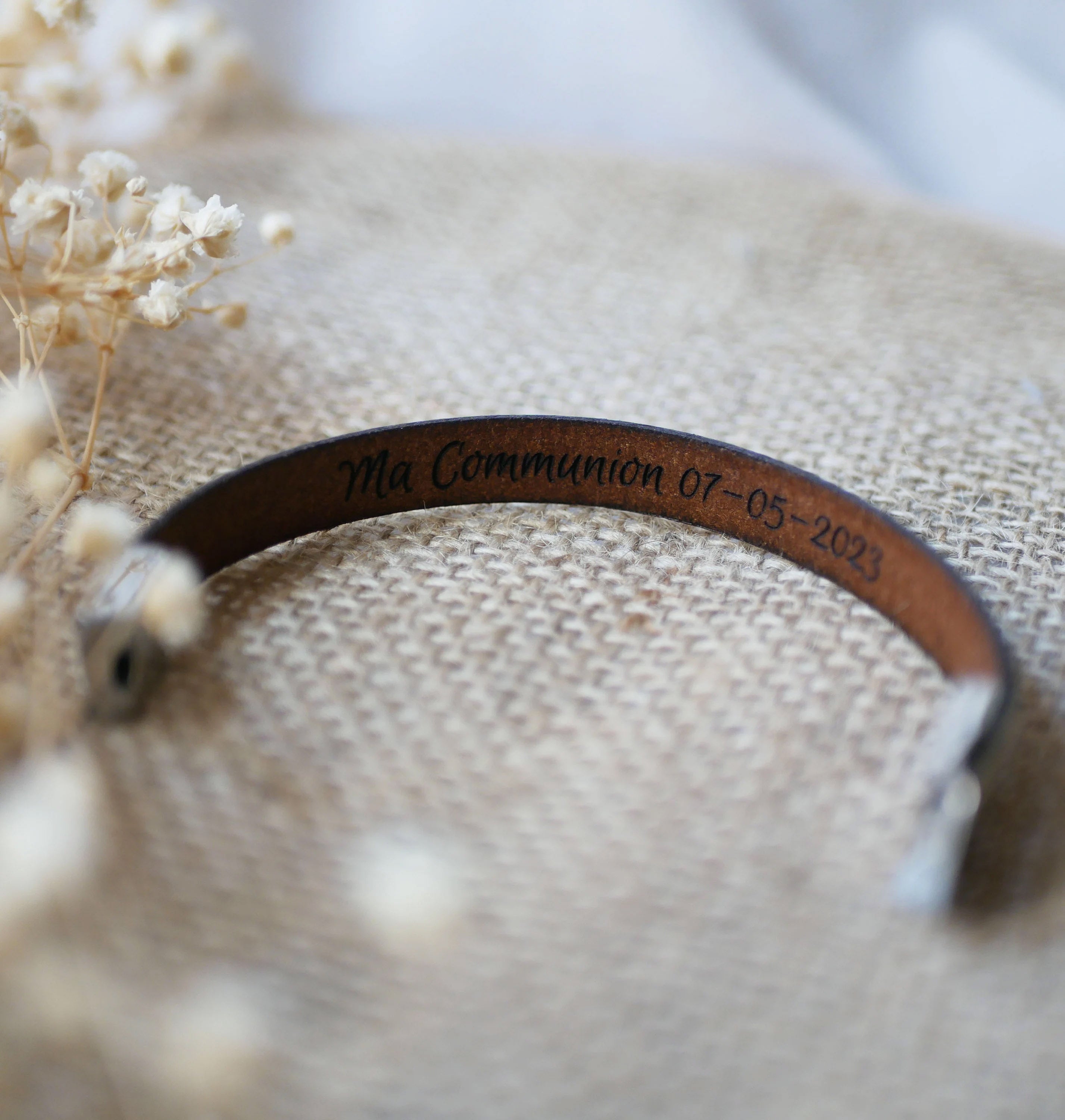 Bracelet homme cuir gravé au fermoir acier noir cadeau parrain