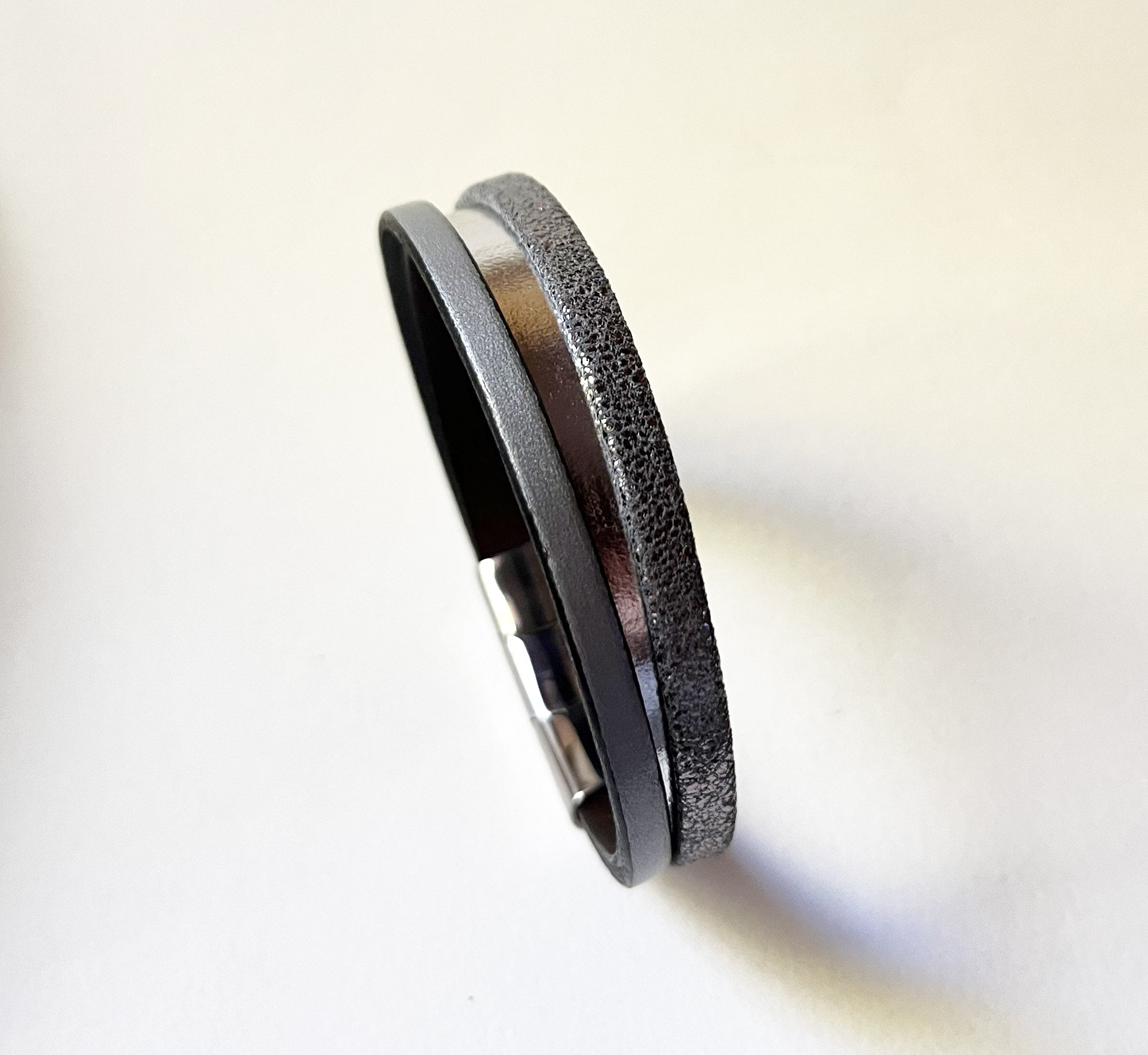 Bracelet manchette femme aux 3 cuirs argenté et gris