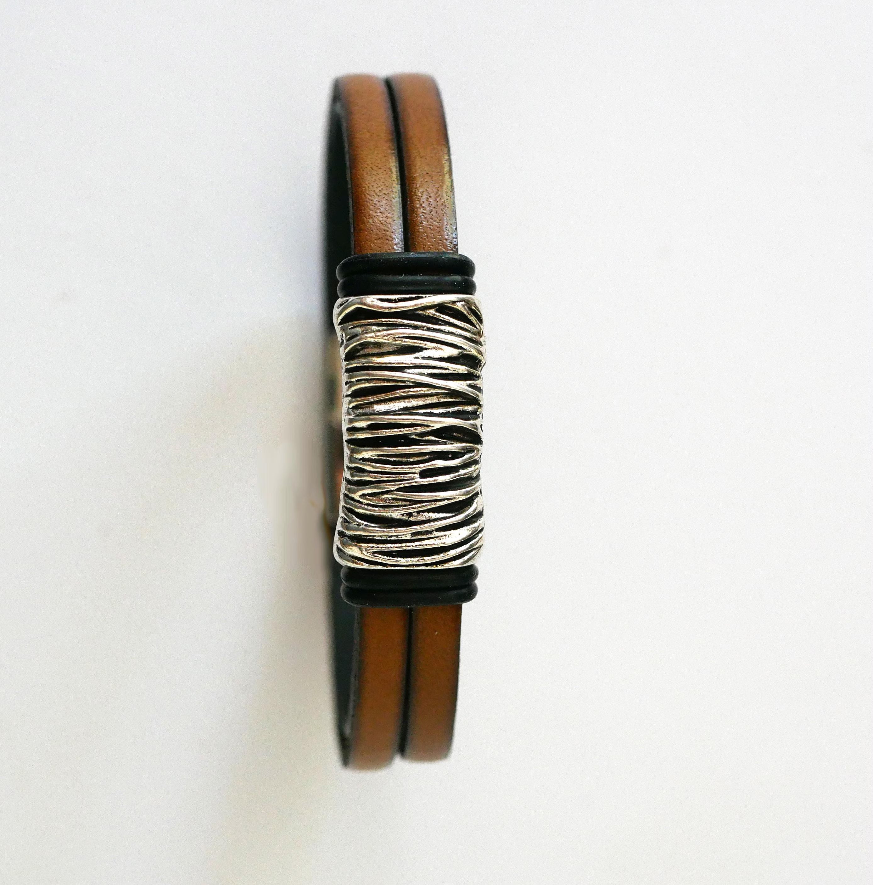 Bracelet cuir doublé fauve pièce centrale tressée métallisé