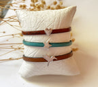 Bracelet cuir fin avec breloque argentée au choix à graver de parole biblique