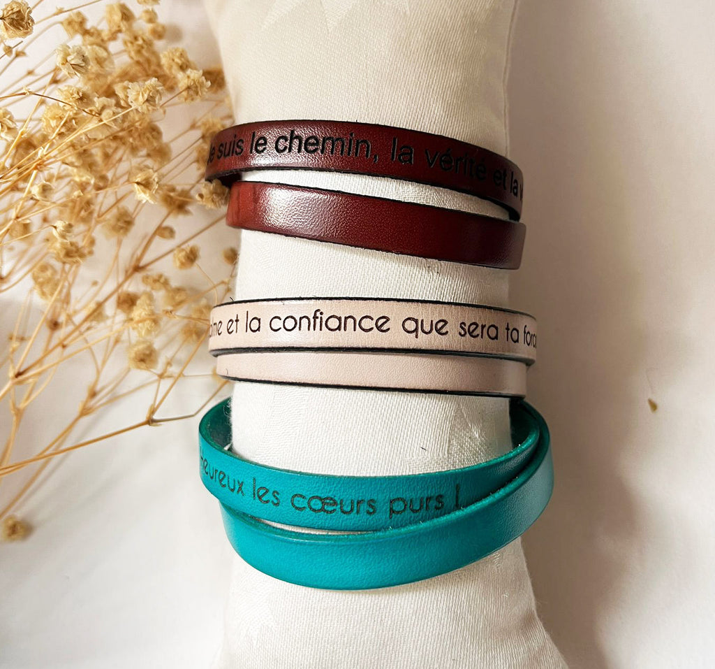 Lot de 5 bracelets double cuir gravés paroles chrétiennes
