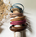 Lot de 5 bracelets triple tours en cuirs fins gravés de versets bibliques